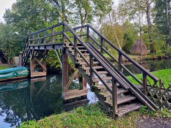 202310230-43 - Brücke in Lehde, Spreewald, Brandenburg, Deutschland
