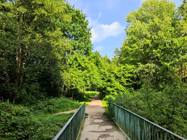 202309230-43 - Brücke über die Bille bei Wentorf, Herzogtum Lauenburg und Stormarn, Schleswig-Holstein, Deutschland