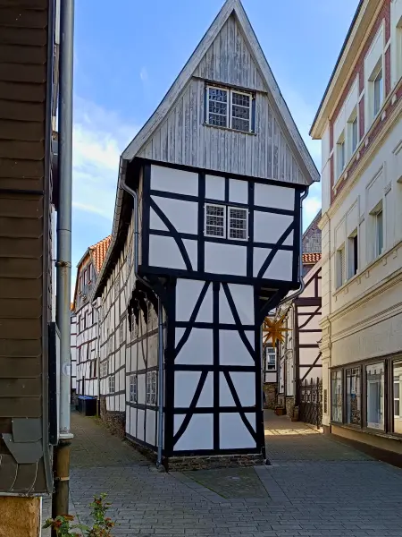 202604260-03 - Bügeleisenhaus in Hattingen, Ruhrgebiet, Nordrhein-Westfalen, Deutschland