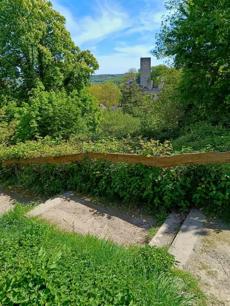 202604260-22 - Burg Blankenstein, Ruhrgebiet, Nordrhein-Westfalen, Deutschland