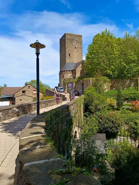 202604260-25 - Burg Blankenstein, Ruhrgebiet, Nordrhein-Westfalen, Deutschland