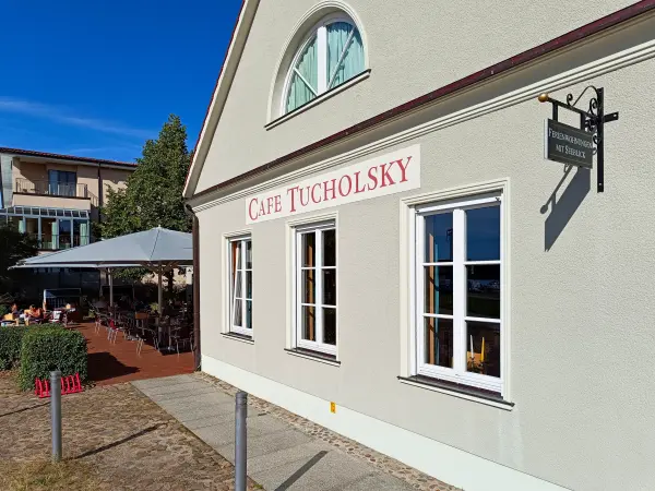 202508110-28 - Café Tucholsky in Rheinsberg, Ruppiner Seenland, Brandenburg, Deutschland
