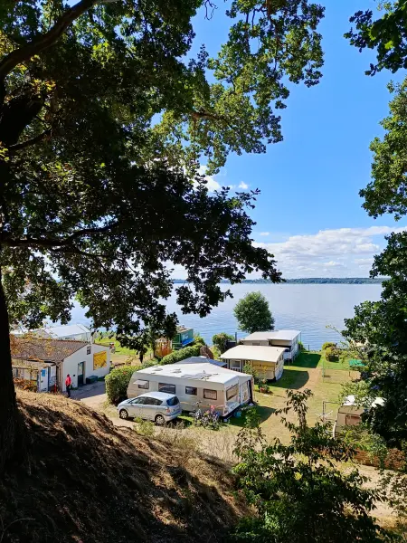 202508260-18 - Campingplatz am Plauer See auf der Insel Werder bei Alt Schwerin, Mecklenburgische Seenplatte, Mecklenburg-Vorpommern, Deutschland