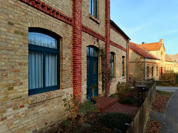 202511050-38 - Dorfhäuser in Weiße Krug, Mecklenburgische Seenplatte, Mecklenburg-Vorpommern, Deutschland