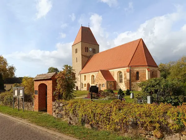 202610140-15 - Dorfkirche in Goßmar, Lausitz, Brandenburg, Deutschland