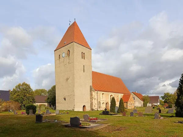 202610140-16 - Dorfkirche in Goßmar, Lausitz, Brandenburg, Deutschland