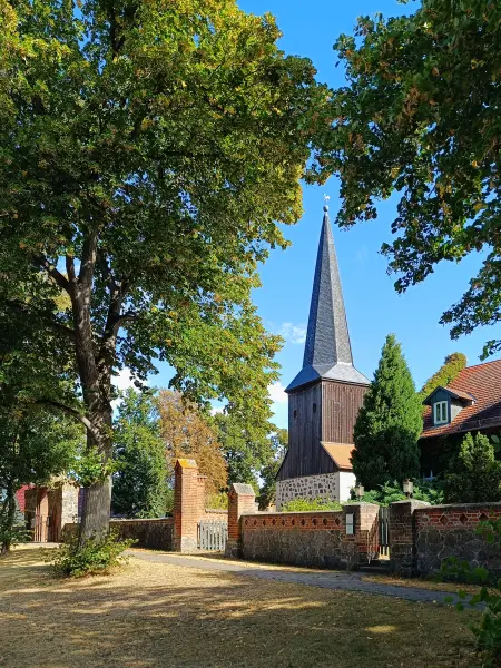 202609050-02 - Dorfkirche in Karwe, Ruppiner Seenland, Brandenburg, Deutschland