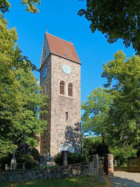 202607280-03 - Dorfkirche in Lichtenrade, Berlin, Deutschland