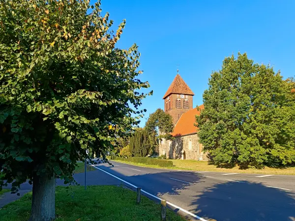 202510030-01 - Dorfkirche in Wensickendorf, Barnimer Land, Brandenburg, Deutschland
