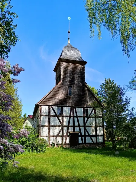 202505130-02 - Dorfkirche Kratzeburg, Mecklenburgische Seenplatte, Mecklenburg-Vorpommern, Deutschland