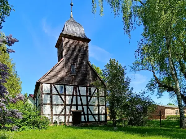 202505130-03 - Dorfkirche Kratzeburg, Mecklenburgische Seenplatte, Mecklenburg-Vorpommern, Deutschland
