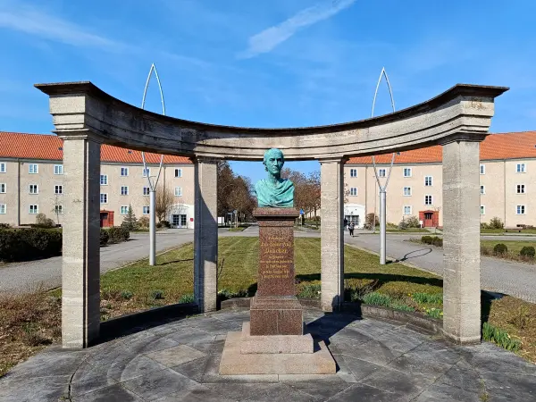 202603230-01 - Duncker-Denkmal in Rathenow, Havelland, Brandenburg, Deutschland