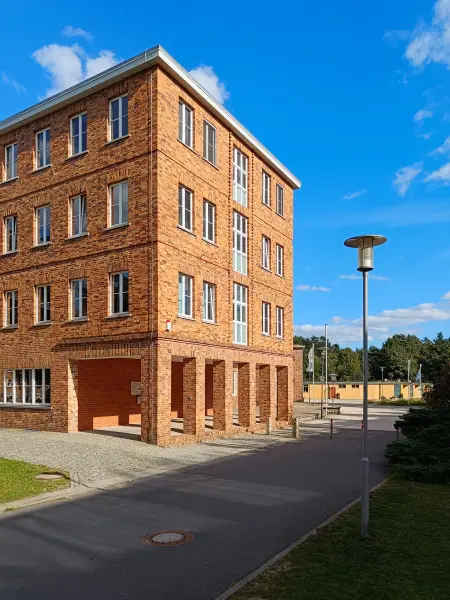 202608110-08 - Ehemalige Gewerkschaftshochschule bei Bernau, Barnimer Land, Brandenburg, Deutschland