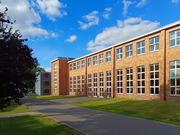 202608110-09 - Ehemalige Gewerkschaftshochschule bei Bernau, Barnimer Land, Brandenburg, Deutschland