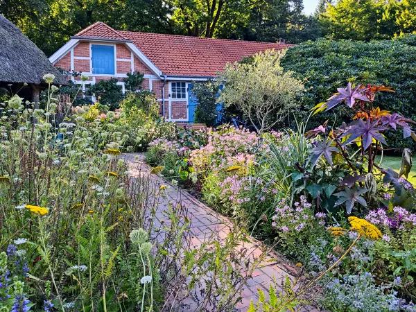 202308160-29 - Ehemaliger Kuhstall im Schlossgarten Oldenburg, Oldenburger Land, Niedersachsen, Deutschland
