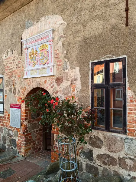 202510210-22 - Ehemaliges Heilig-Geist-Spital in Burg Stargard, Mecklenburgische Seenplatte, Mecklenburg-Vorpommern, Deutschland