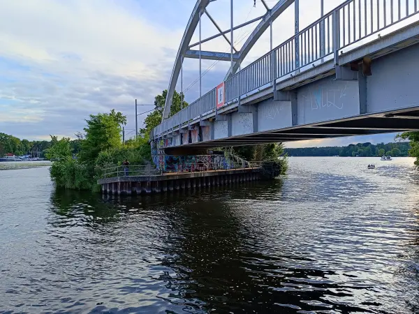 202507300-23 - Eisenbahnbrücke am Petzinsee bei Geltow, Brandenburg, Deutschland