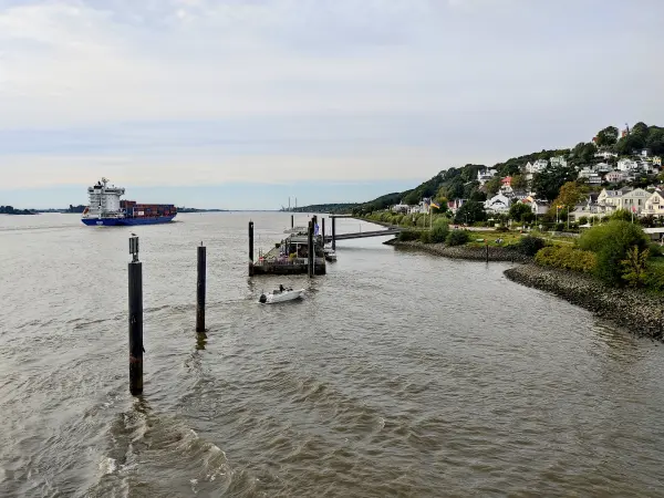 202309250-54 - Elbe bei Blankenese, Hamburg, Deutschland