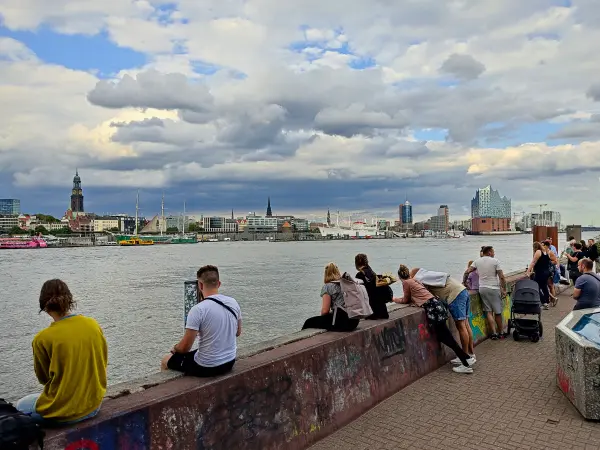 202308231-03 - Elbe bei Steinwerder, Hamburg, Deutschland