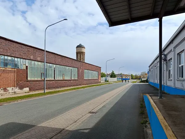 202404240-13 - Fabrikgebäude in Wolfen, Anhalt-Dessau-Wittenberg, Sachsen-Anhalt, Deutschland