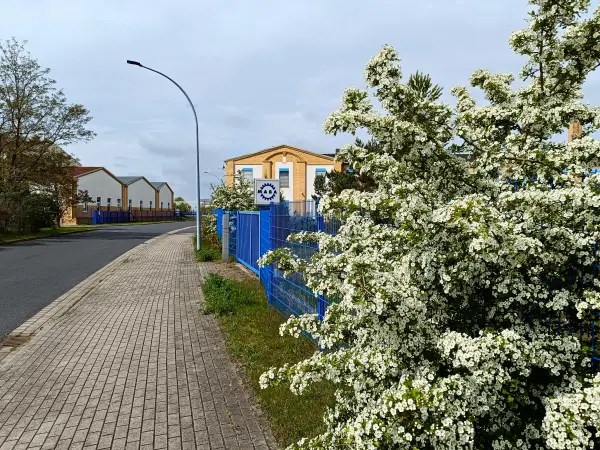 202404240-16 - Fabrikgebäude in Wolfen, Anhalt-Dessau-Wittenberg, Sachsen-Anhalt, Deutschland