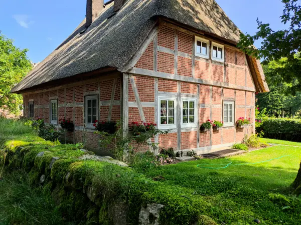 202308210-34 - Fachwerkhaus in Wilsede, Lüneburger Heide, Niedersachsen, Deutschland
