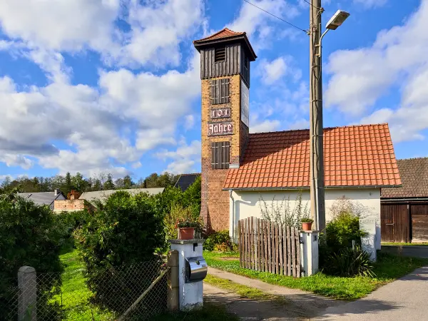 202311040-22 - Feuerwehrhaus in Leipe, Spreewald, Brandenburg, Deutschland