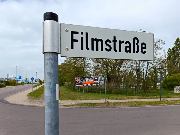 202404240-08 - Filmstraße in Wolfen, Anhalt-Dessau-Wittenberg, Sachsen-Anhalt, Deutschland
