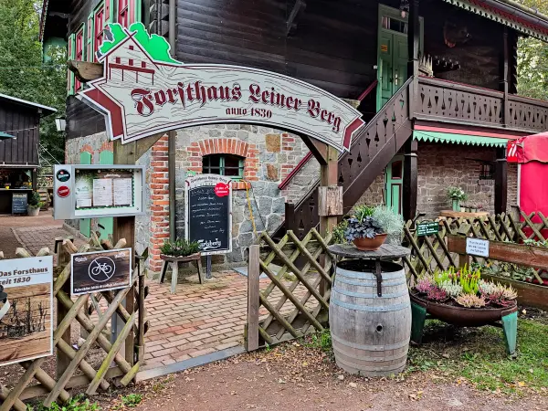 202310110-40 - Forsthaus Leiner Berg bei Waldersee, Anhalt-Dessau-Wittenberg, Sachen-Anhalt, Deutschland