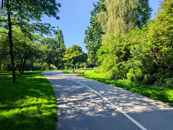 202308200-21 - Friedrichsberger Park in Barmbek, Hamburg, Deutschland