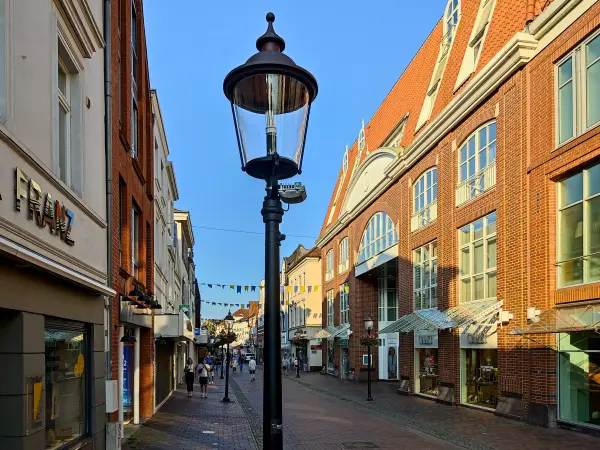 202308201-25 - Fußgängerzone in Buxtehude, Niedersachsen, Deutschland
