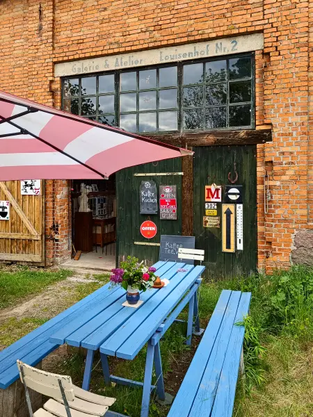 202605090-26 - Galerie und Café in Louisenhof, Uckermark, Brandenburg, Deutschland