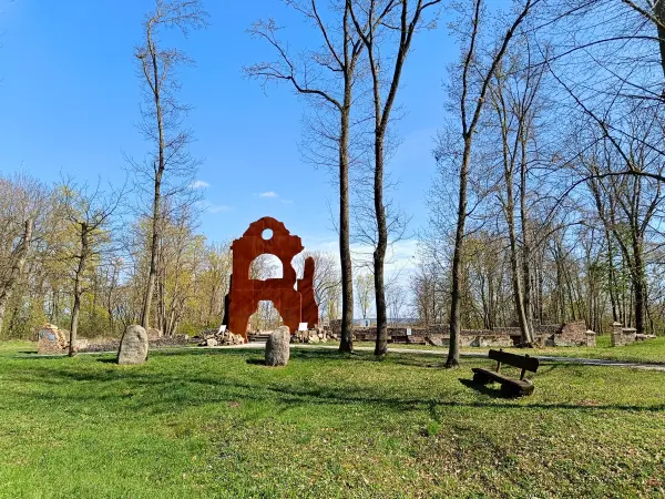 202604150-25 - Gedenkstätte Schloss Klessin in Klessin, Seenland Oder-Spree, Brandenburg, Deutschland