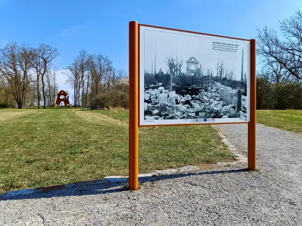 202604150-26 - Gedenkstätte Schloss Klessin in Klessin, Seenland Oder-Spree, Brandenburg, Deutschland