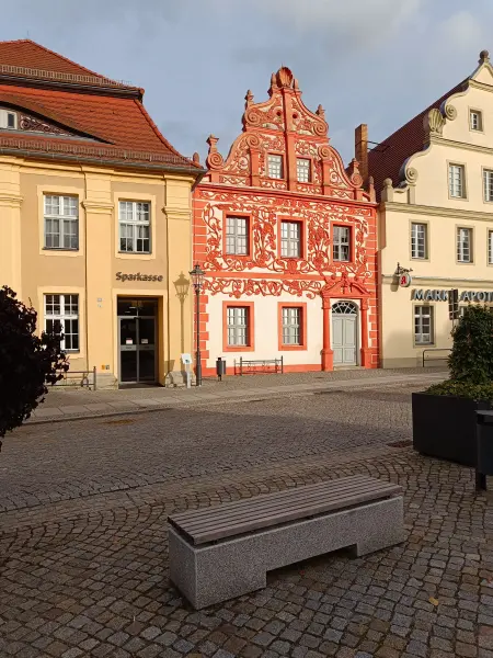 202610140-38 - Giebelhaus am Marktplatz in Luckau, Brandenburg, Deutschland