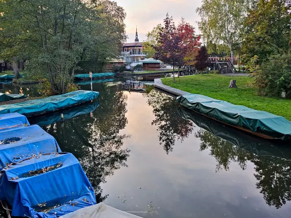 202310230-48 - Großer Spreewaldhafen in Lübbenau, Spreewald, Brandenburg, Deutschland