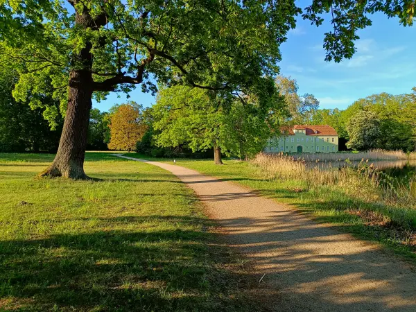 202504300-01 - Grünes Haus im Neuen Garten, Potsdam, Brandenburg, Deutschland