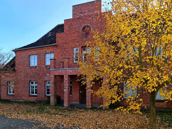 202511050-15 - Gutshaus in Klein Labenz, Mecklenburgische Seenplatte, Mecklenburg-Vorpommern, Deutschland