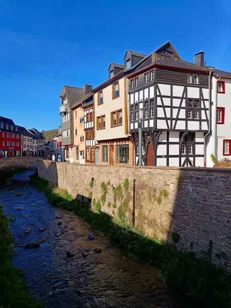 202604240-38 - Häuser an der Erft in Bad Münstereifel, Eifel, Nordrhein-Westfalen, Deutschland