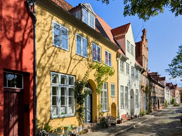 202309210-07 - Häuser an der Obertrave in Lübeck, Lübecker Bucht, Schleswig-Holstein, Deutschland