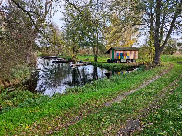 202311040-37 - Hafen am Südumfluter bei Boblitz, Spreewald, Brandenburg, Deutschland