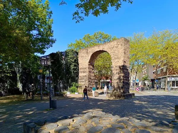 202604231-10 - Hamtor in Neuss, Niederrhein, Nordrhein-Westfalen, Deutschland