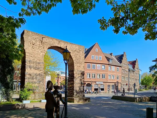 202604231-11 - Hamtor in Neuss, Niederrhein, Nordrhein-Westfalen, Deutschland