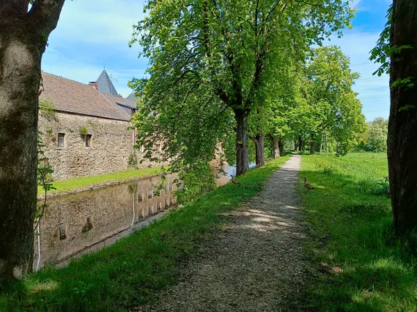 202604260-28 - Haus Kemnade bei Blankenstein, Ruhrgebiet, Nordrhein-Westfalen, Deutschland