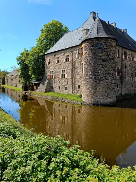 202604260-30 - Haus Kemnade bei Blankenstein, Ruhrgebiet, Nordrhein-Westfalen, Deutschland