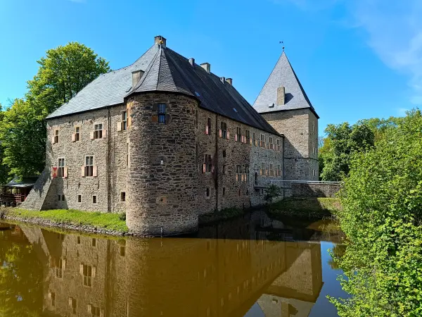 202604260-31 - Haus Kemnade bei Blankenstein, Ruhrgebiet, Nordrhein-Westfalen, Deutschland