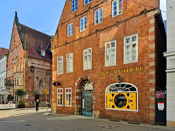 202308160-39 - Hofapotheke und Graf-Anton-Günther-Haus in Oldenburg, Oldenburger Land, Niedersachsen, Deutschland