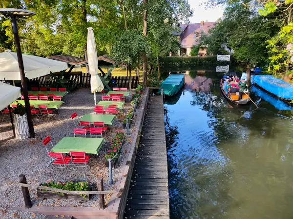 202310230-06 - Kleiner Hafen in Lübbenau, Spreewald, Brandenburg, Deutschland