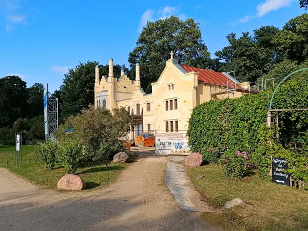 202507150-14 - Kleines Schloss im Park Babelsberg, Potsdam, Brandenburg, Deutschland