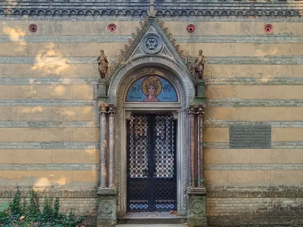 202609180-03 - Klosterhof im Schlossgarten Glienicke, Berlin, Deutschland